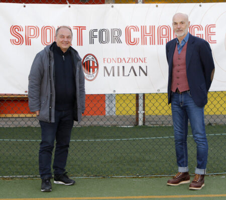 “Getting back in the game”: the meeting between Stefano Pioli and the youngsters of Fondazione Milan’s Sport for Change project at Kayròs