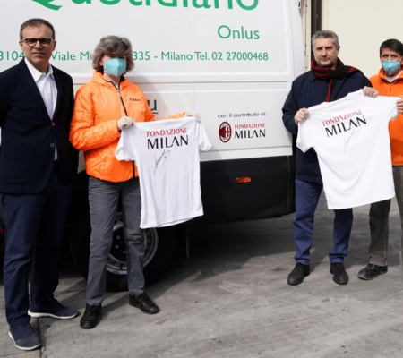 AC Milan and Fondazione Milan supporting Pane Quotidiano with the distribution of food to milanesi in need