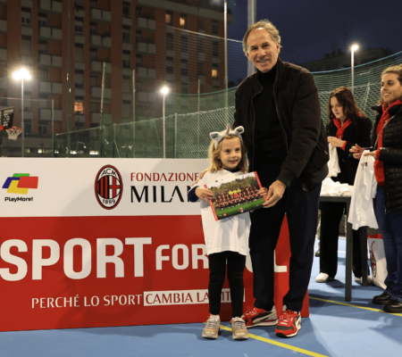 Franco Baresi visits the Sport for All programme at PlayMore!